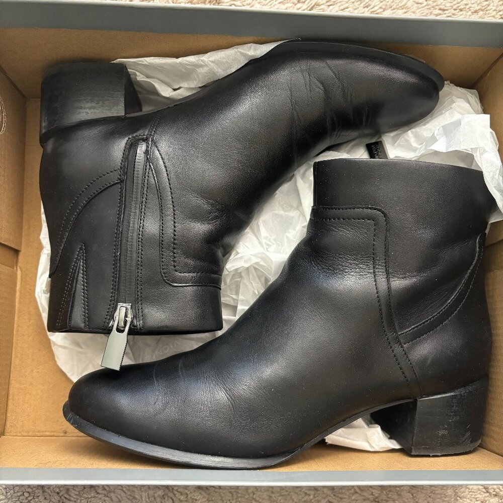 VIONIC Size 7.5 Waterproof Leather Kamryn Ankle Boots